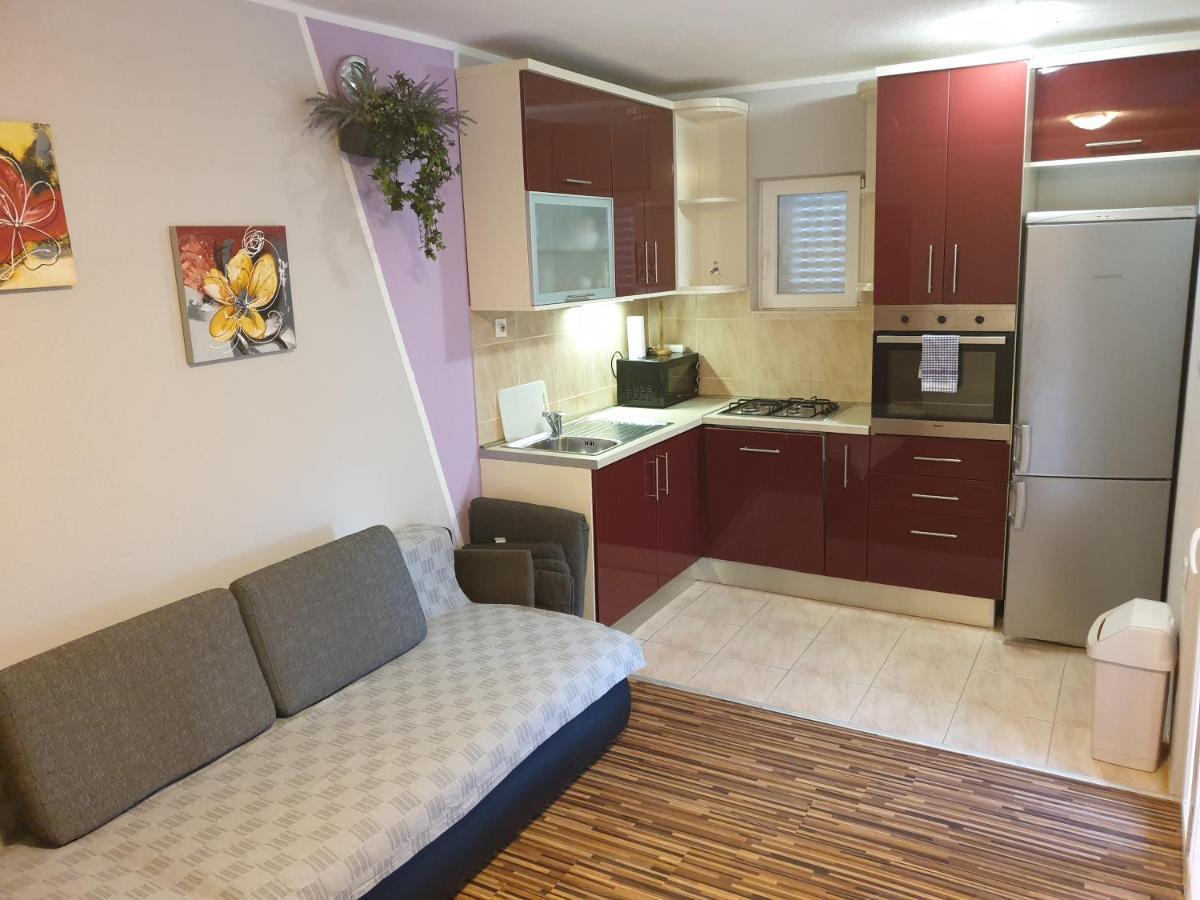 Apartments Mima Каштела Экстерьер фото