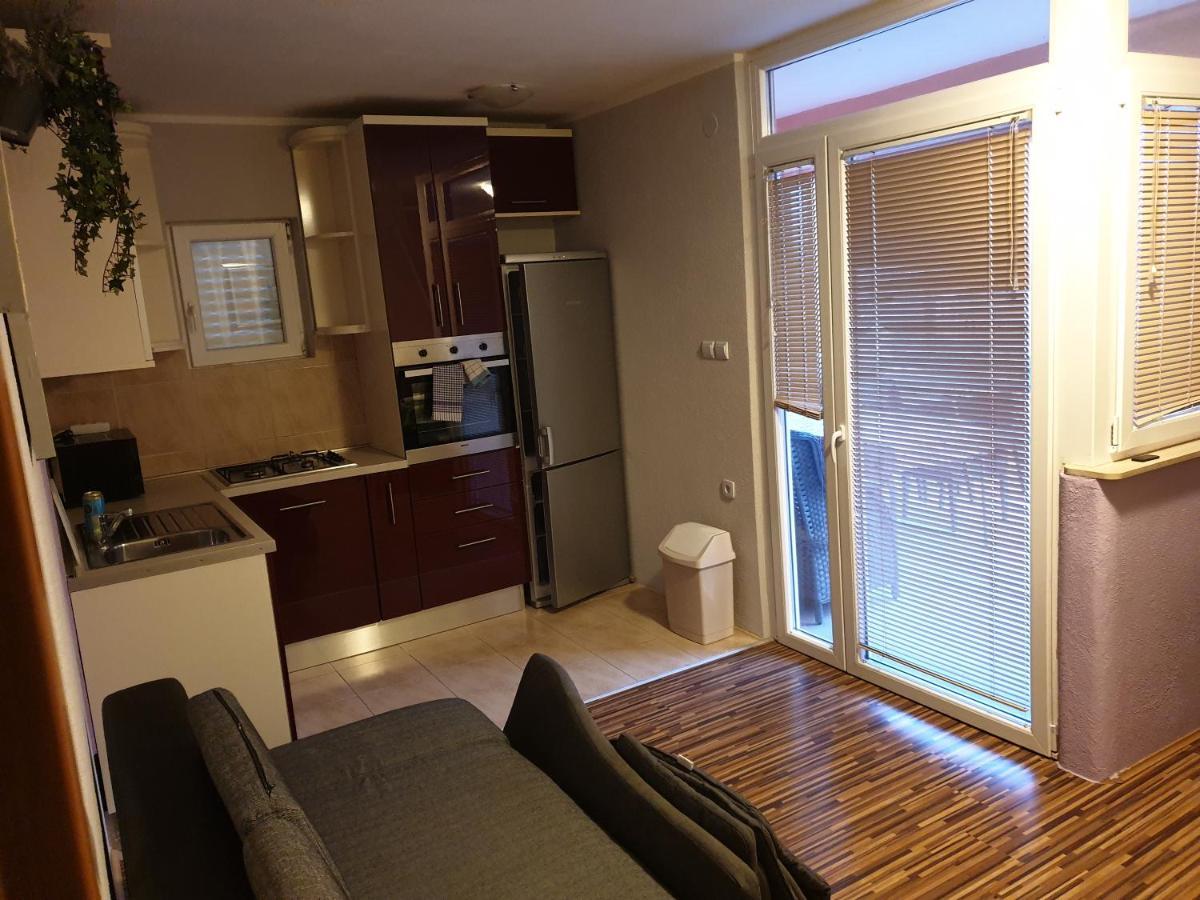 Apartments Mima Каштела Экстерьер фото