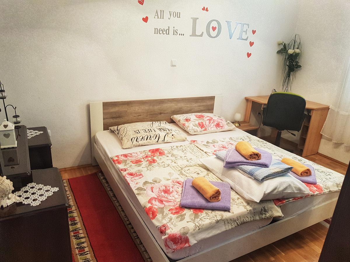 Apartments Mima Каштела Экстерьер фото