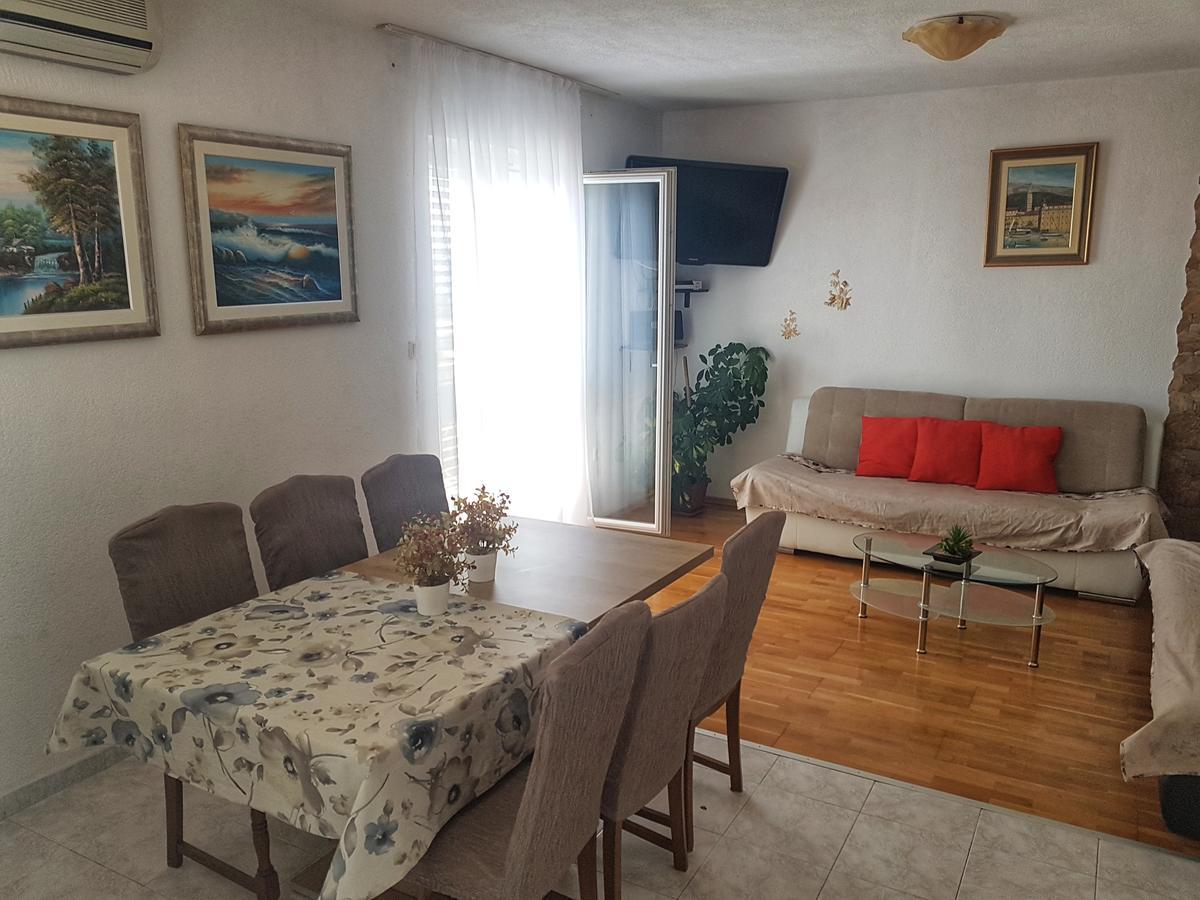 Apartments Mima Каштела Экстерьер фото